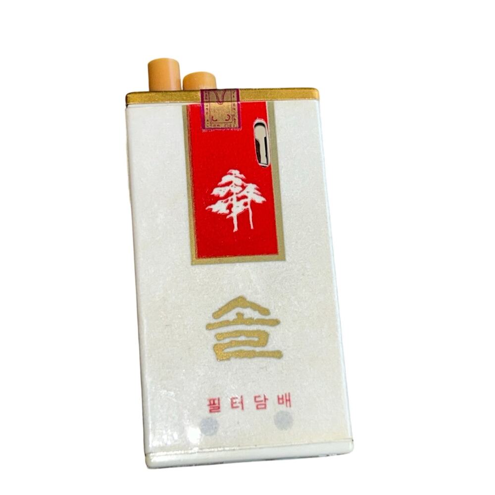 Vintage pine tree South Korea lighter TOMY KOREA working